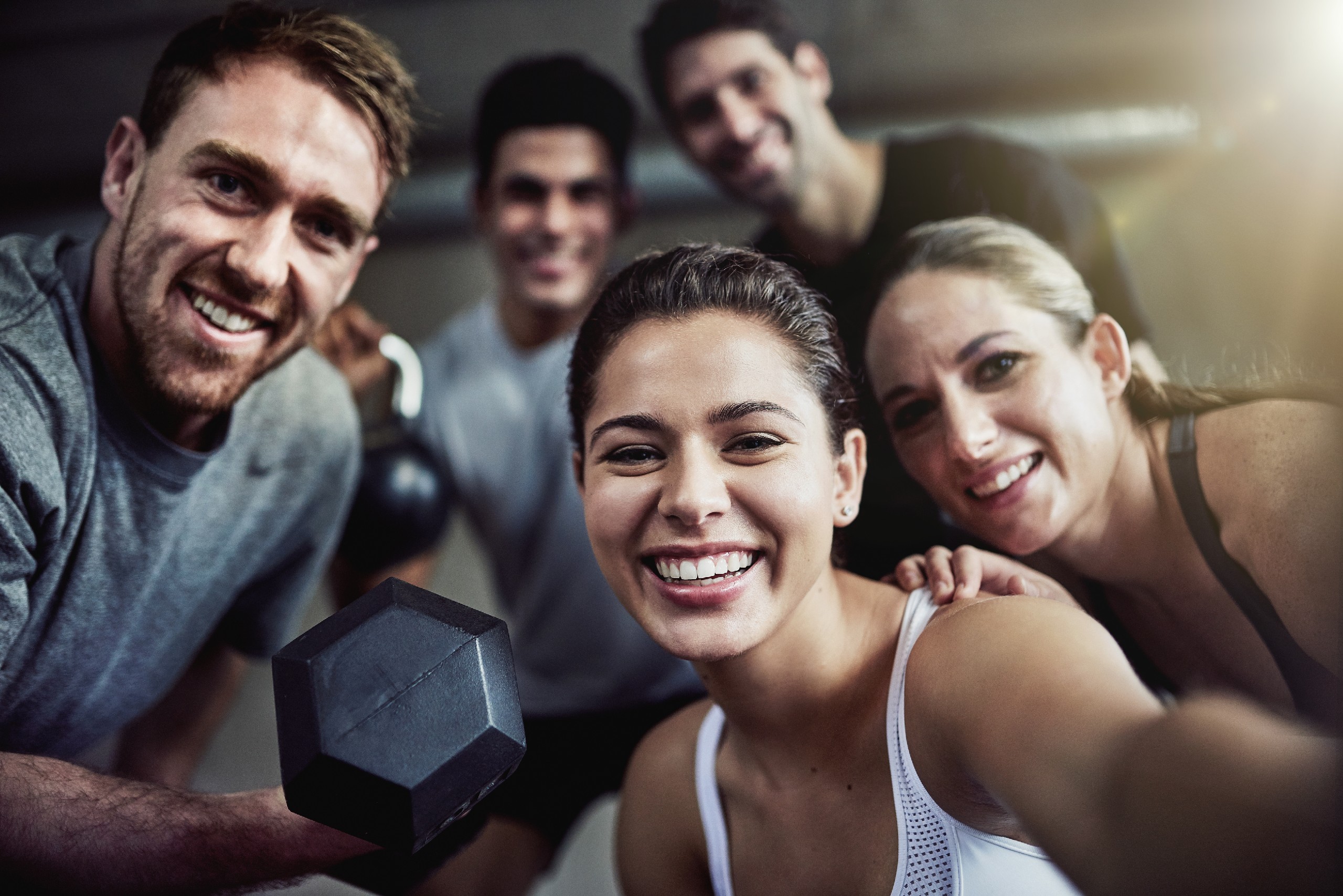 Training im Gym mit Freunden Training im Gym mit Freunden
